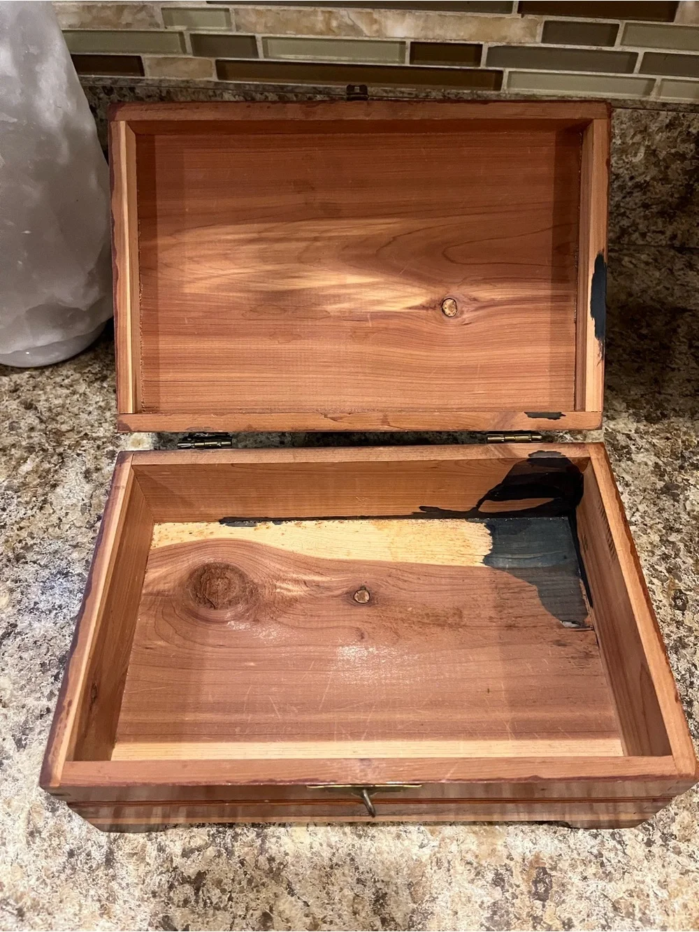 Vintage 1940s Cedar CAMEO SILHOUETTE Jewelry / Stash Keepsake Box
